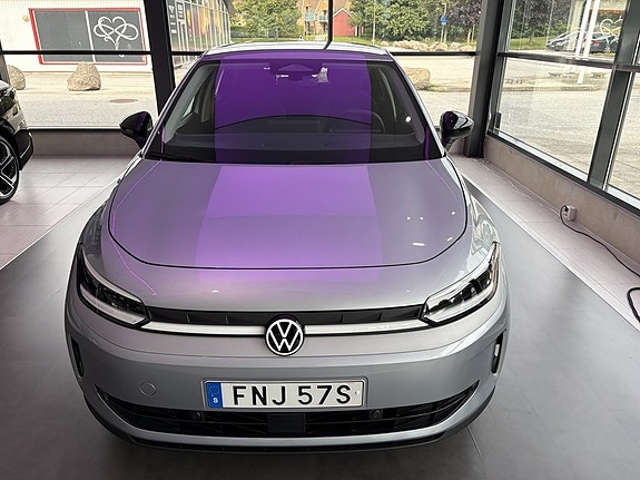 Volkswagen Polo 2 of 15