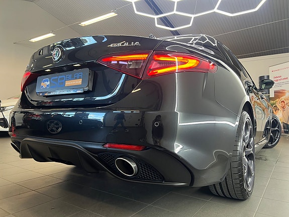 Alfa Romeo Giulia 10 of 30