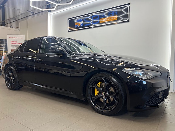 Alfa Romeo Giulia 6 of 30