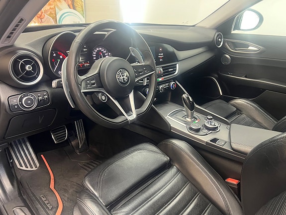 Alfa Romeo Giulia 16 of 30