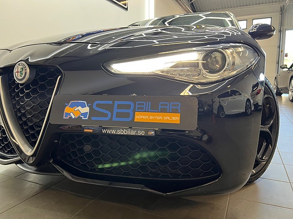 Alfa Romeo Giulia 9 of 30