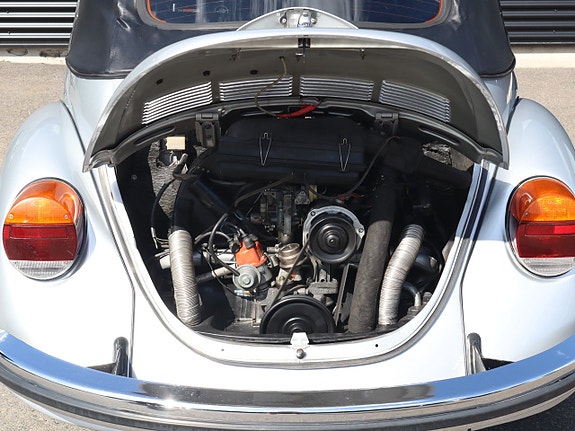Volkswagen 1303 12 of 18