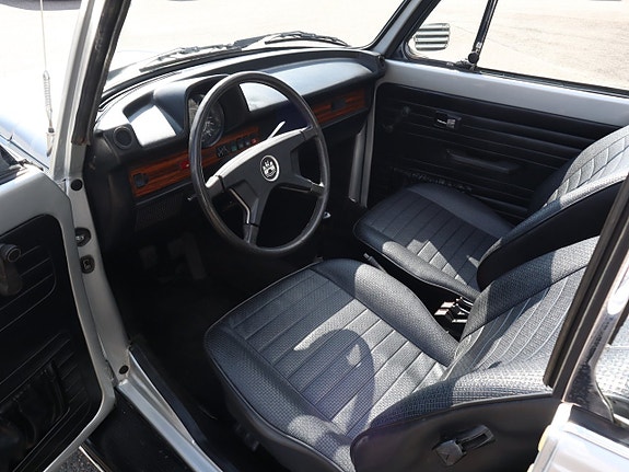 Volkswagen 1303 8 of 18