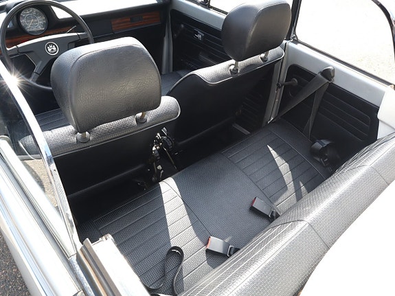 Volkswagen 1303 10 of 18