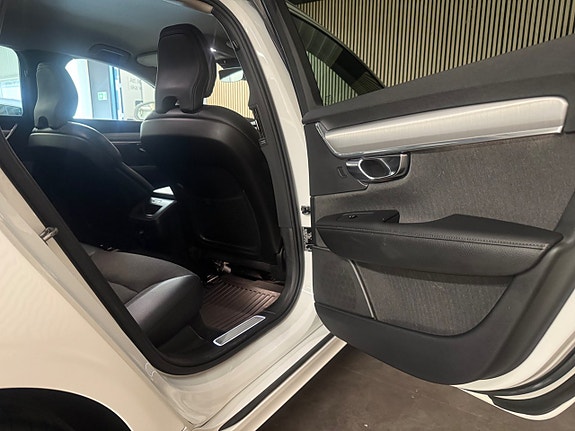 Volvo V90 22 of 30