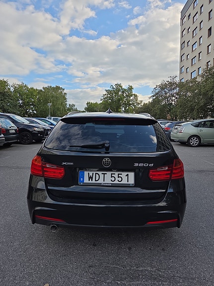 BMW 320d 3 of 9