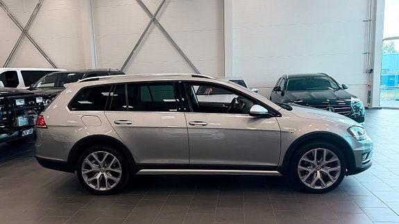 Volkswagen Golf Alltrack 7 of 18