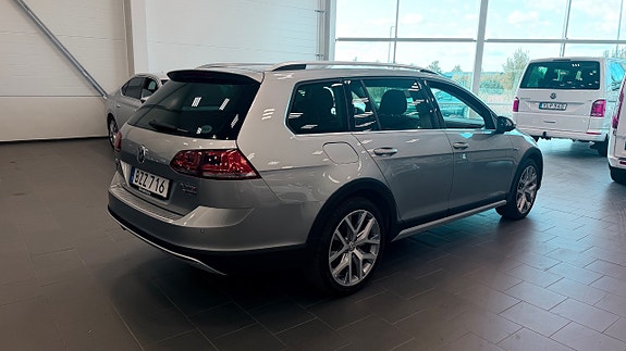 Volkswagen Golf Alltrack 6 of 18