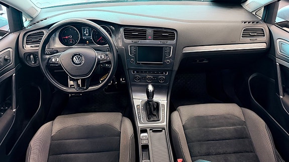 Volkswagen Golf Alltrack 11 of 18