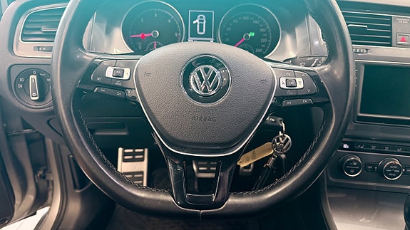 Volkswagen Golf Alltrack 15 of 18