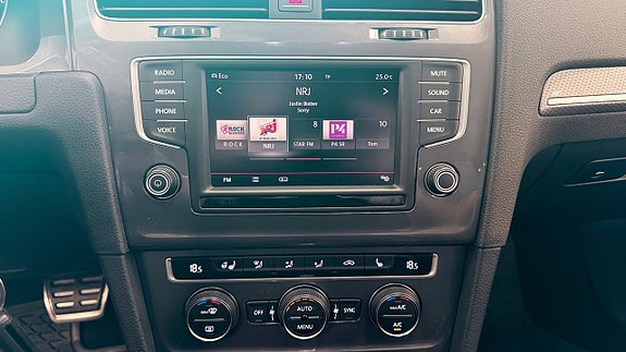 Volkswagen Golf Alltrack 16 of 18