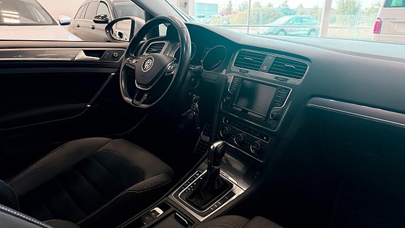 Volkswagen Golf Alltrack 8 of 18