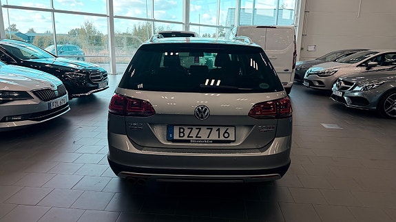 Volkswagen Golf Alltrack 5 of 18