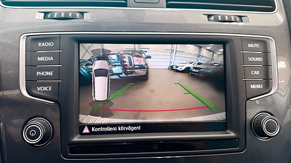 Volkswagen Golf Alltrack 17 of 18