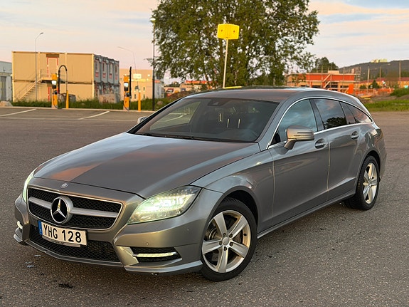 Mercedes-Benz CLS350 4 of 7