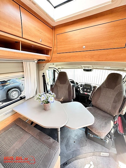 Pössl Roadcruiser XL / Dieselvärme / Solpanel / Extra hög 2 of 24
