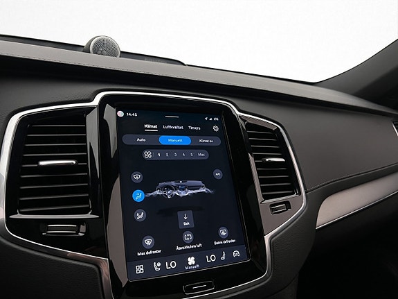 Volvo XC90 28 of 30