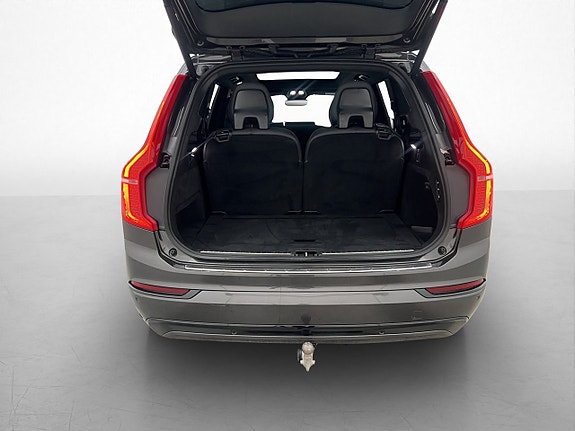 Volvo XC90 11 of 30