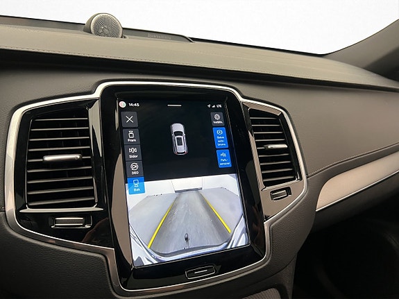 Volvo XC90 25 of 30