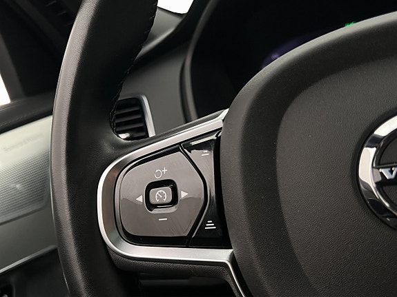 Volvo XC90 19 of 30