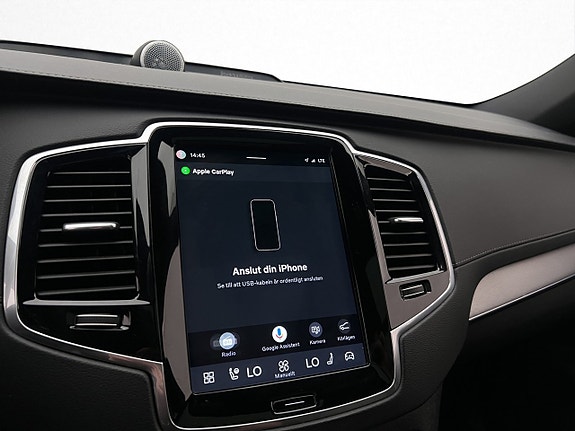 Volvo XC90 27 of 30