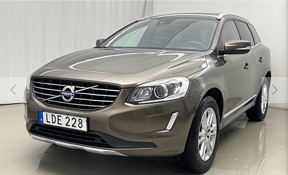 Volvo XC60 2 of 9