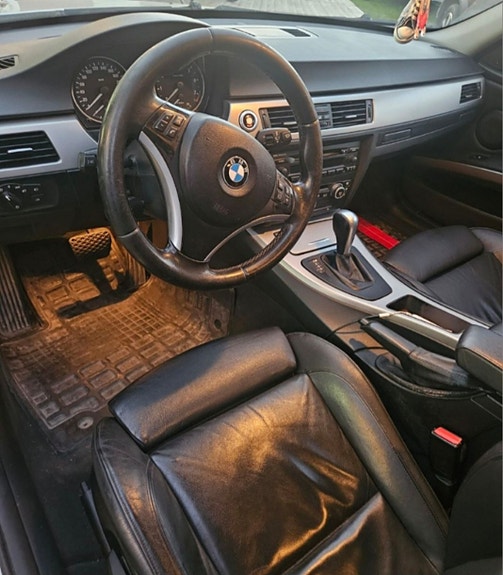 BMW 330i 3 of 5