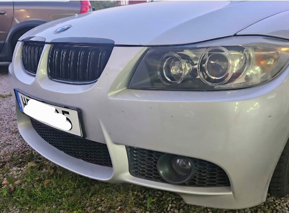 BMW 330i 2 of 5
