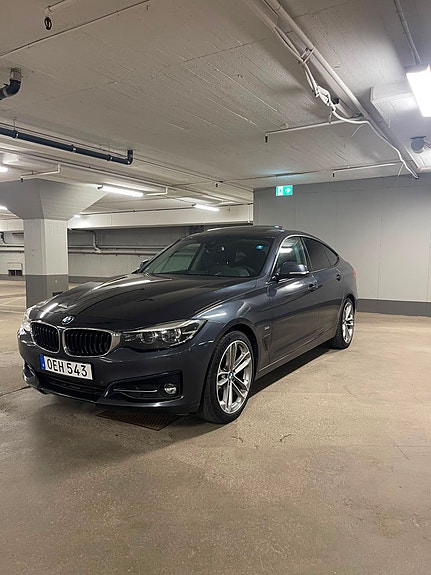 BMW 320d 2 of 10