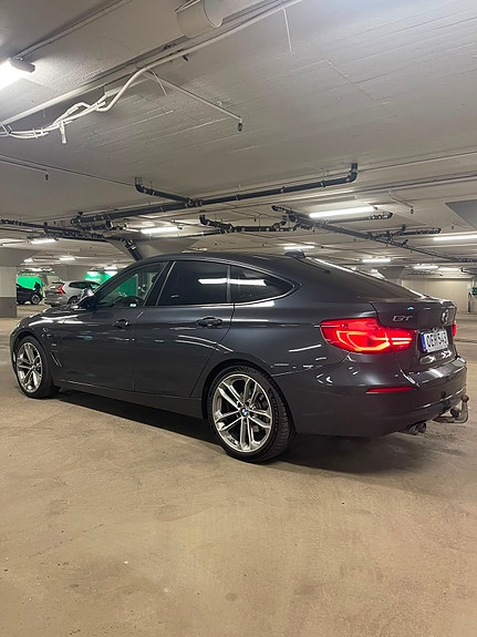 BMW 320d 3 of 10