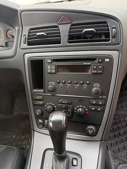 Volvo V70 6 of 13