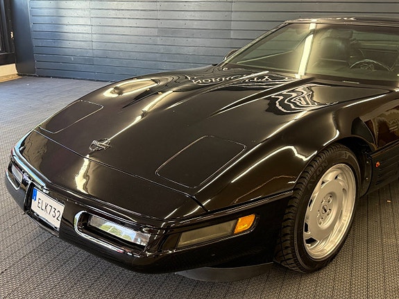 Chevrolet Corvette 2 of 13