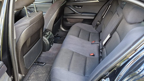 BMW 520d 12 of 16