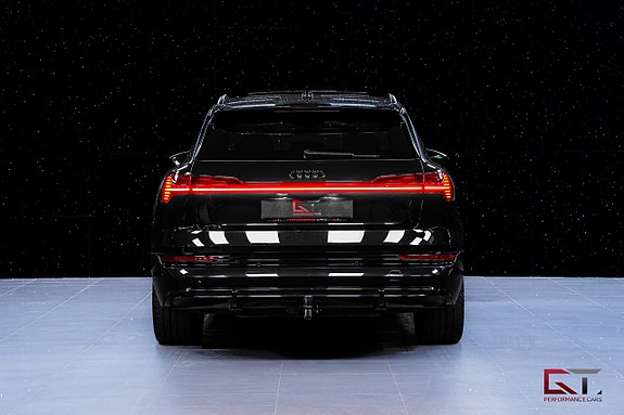 Audi e-tron 6 of 21