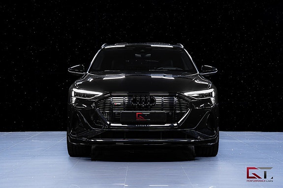 Audi e-tron 3 of 21