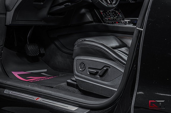 Audi e-tron 15 of 21