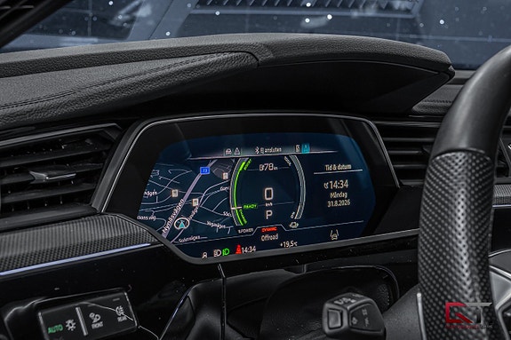 Audi e-tron 11 of 21