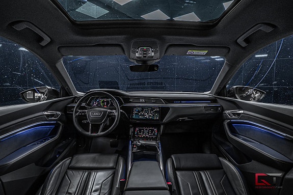 Audi e-tron 16 of 21