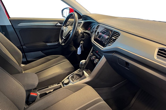 Volkswagen T-Roc 21 of 25