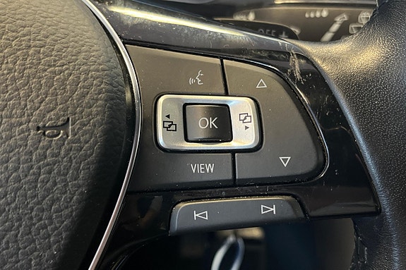 Volkswagen T-Roc 16 of 25