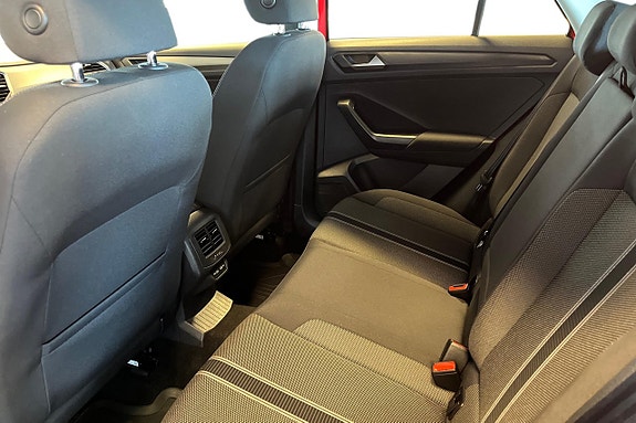 Volkswagen T-Roc 23 of 25