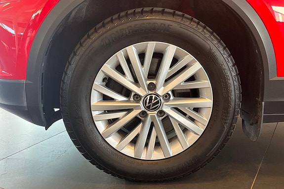 Volkswagen T-Roc 10 of 25