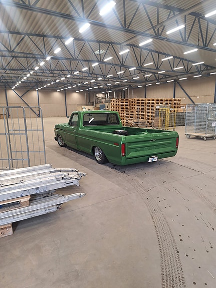 Ford F-150 4 of 4