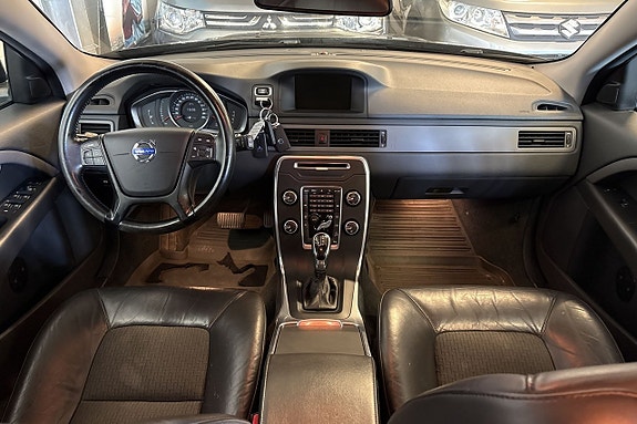 Volvo XC70 14 of 25