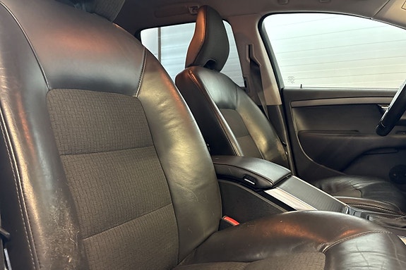 Volvo XC70 16 of 25