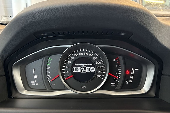 Volvo XC70 18 of 25