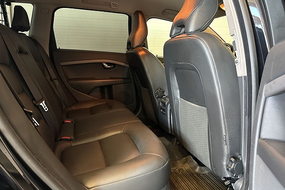 Volvo XC70 12 of 25