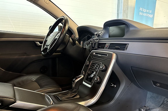 Volvo XC70 17 of 25