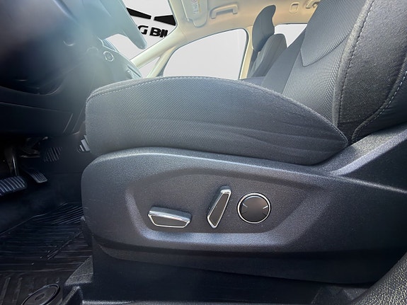 Ford S-MAX 6 of 28