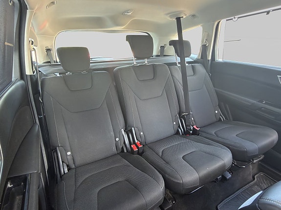 Ford S-MAX 27 of 28